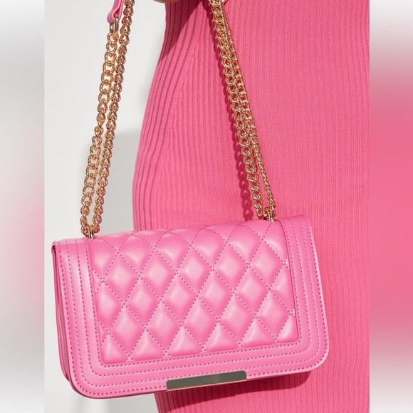 Fashion Nova Handbags - Fashion Nova Leave It To Me Pink Quilted Flap Gold Chain Bag